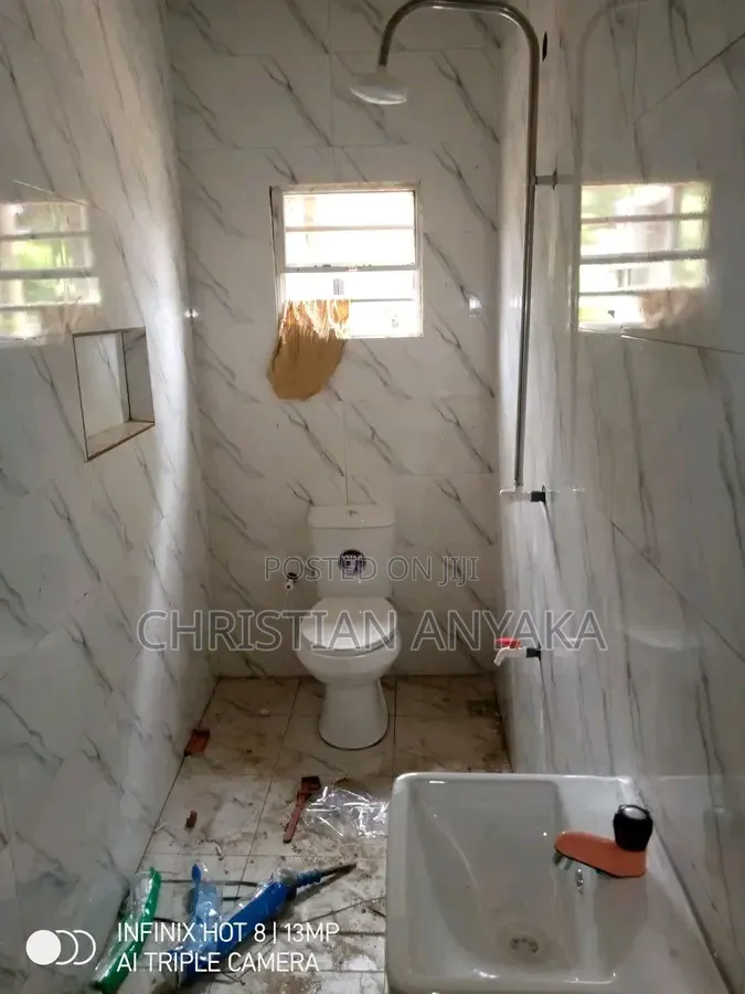 Vstar Water Closet