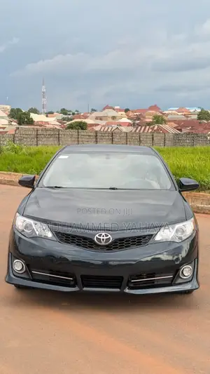 Toyota Camry L 4dr Sedan (2.5L 4cyl 6A) 2014 Gray