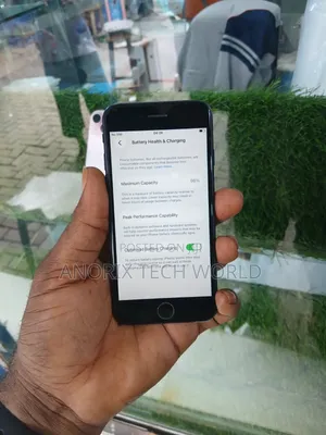 Apple iPhone SE 64 GB Black
