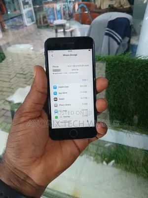 Apple iPhone SE 64 GB Black