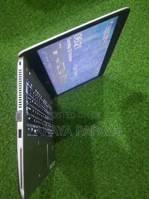 Laptop HP 250 G6 3GB Intel Core i5 SSHD+SSD 256GB