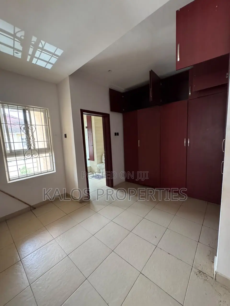 4bdrm Duplex in Chevron for rent