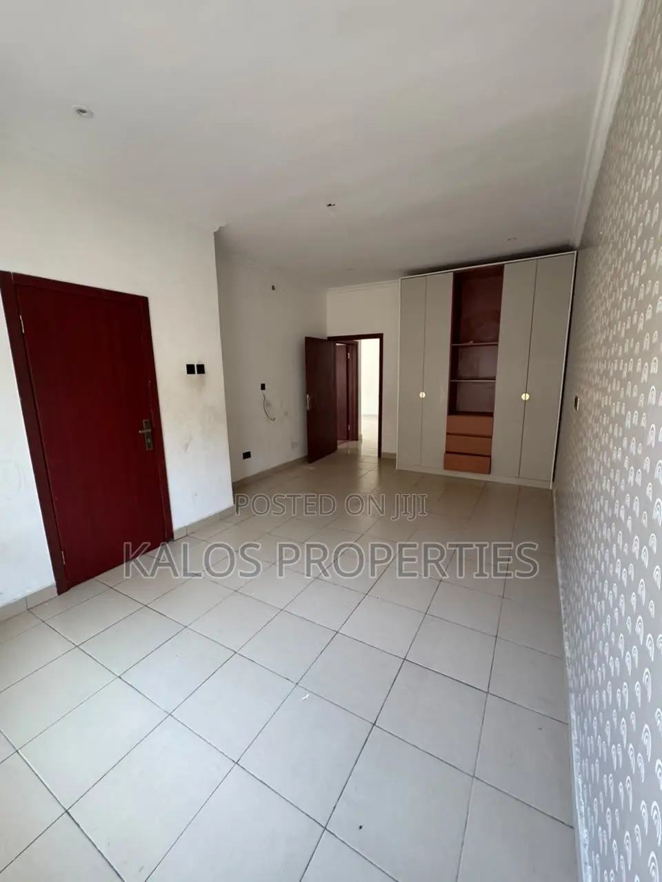 4bdrm Duplex in Chevron for rent