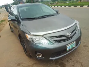 Toyota Corolla LE 4dr Sedan (1.8L 4cyl 4A) 2013 Gray