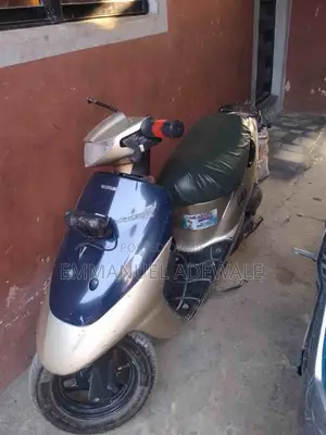 Suzuki Lets 2015 Beige