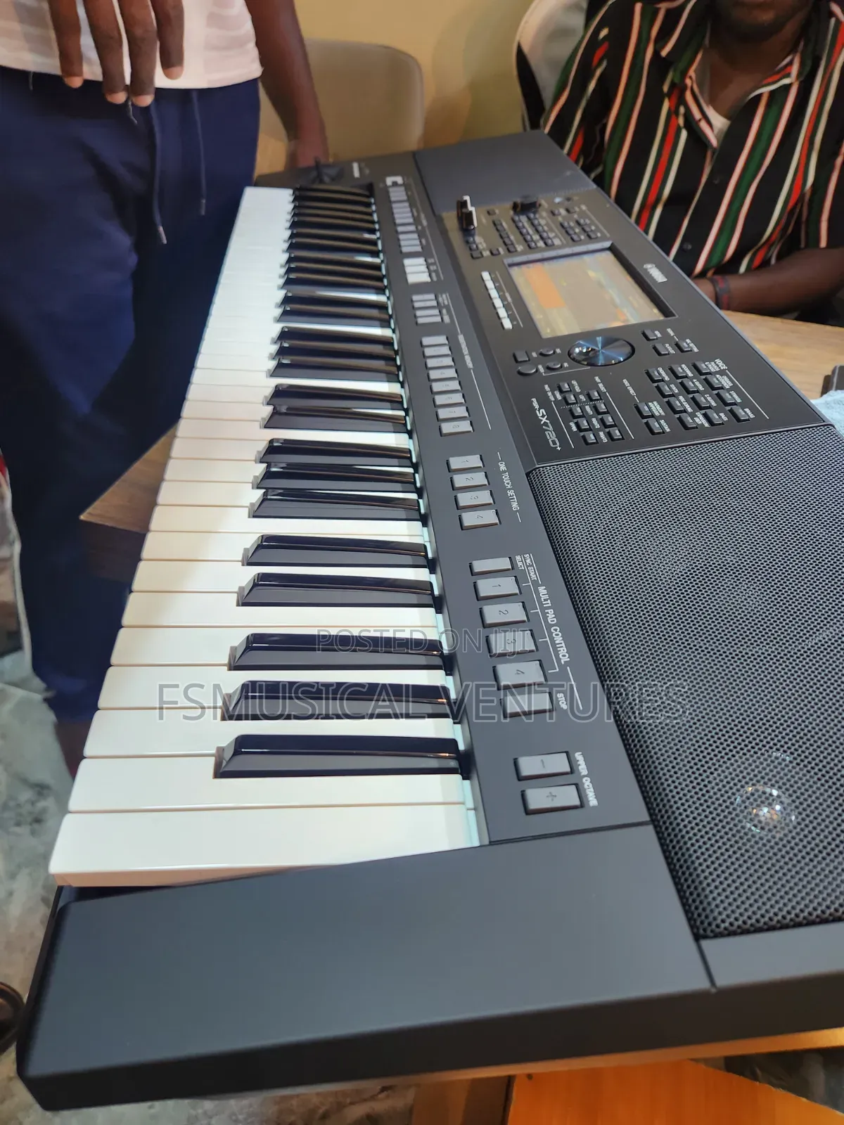 YAMAHA PSR-SX720 Plus Digital Keyboard Workstation