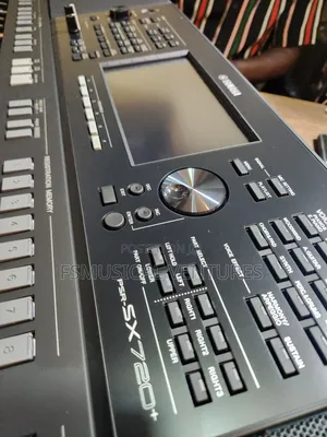 YAMAHA PSR-SX720 Plus Digital Keyboard Workstation