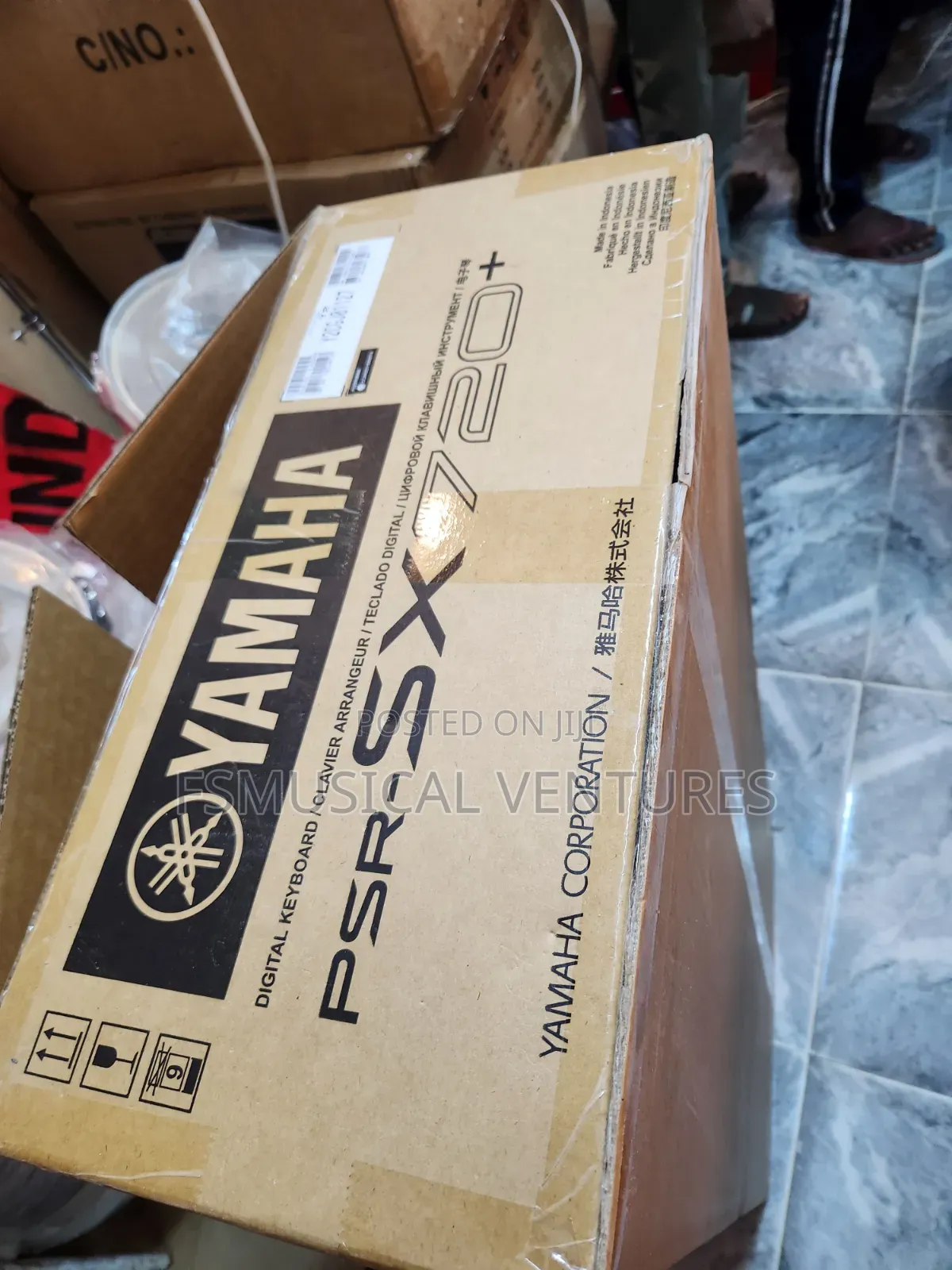 YAMAHA PSR-SX720 Plus Digital Keyboard Workstation