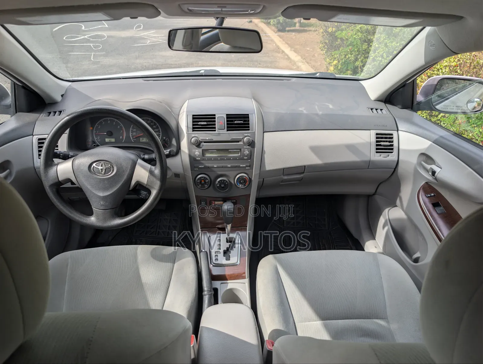 Toyota Corolla 2011 White