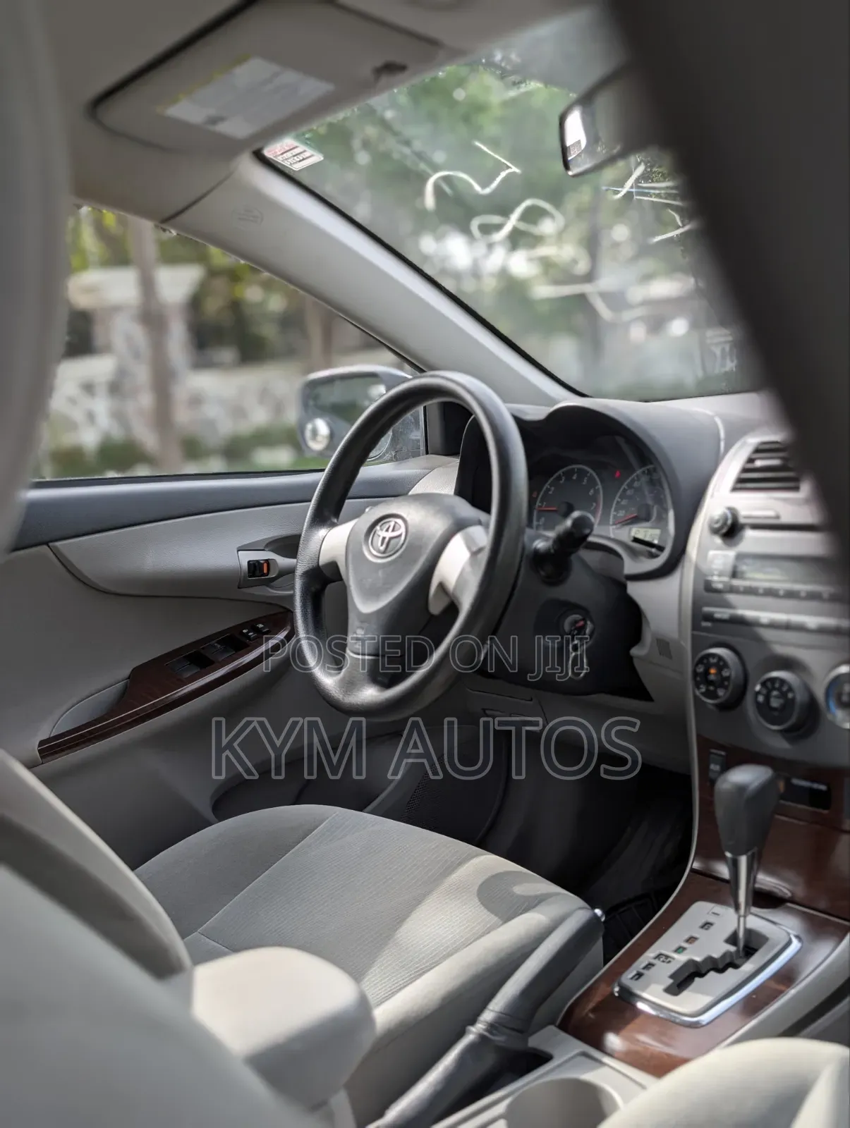 Toyota Corolla 2011 White