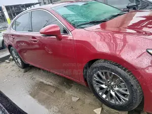 Lexus ES 2016 Red