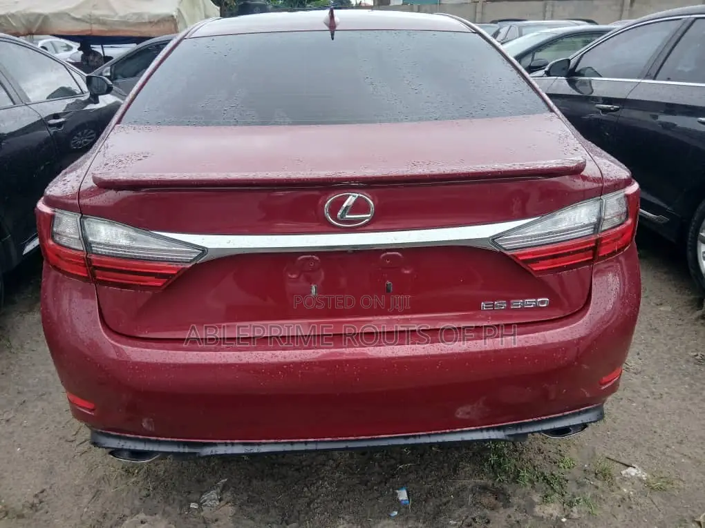 Lexus ES 2016 Red