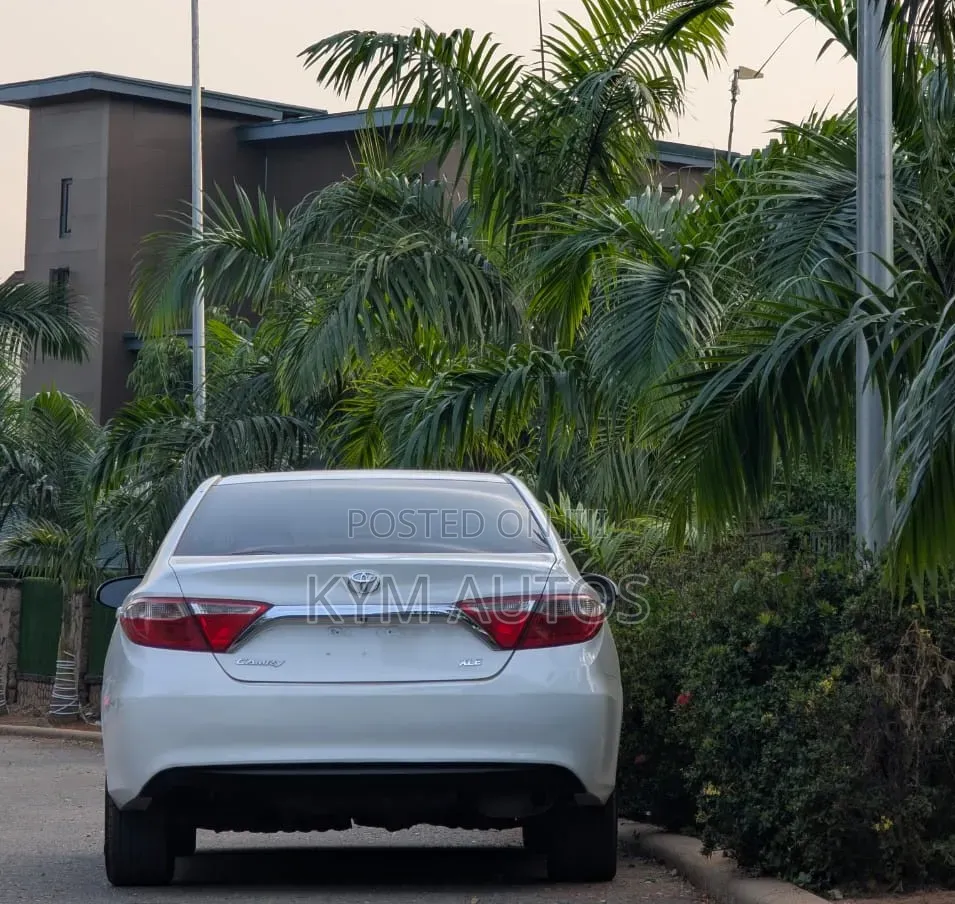 Toyota Camry 2017 White