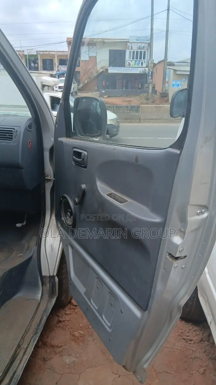 Toyota HiAce 1997 Silver