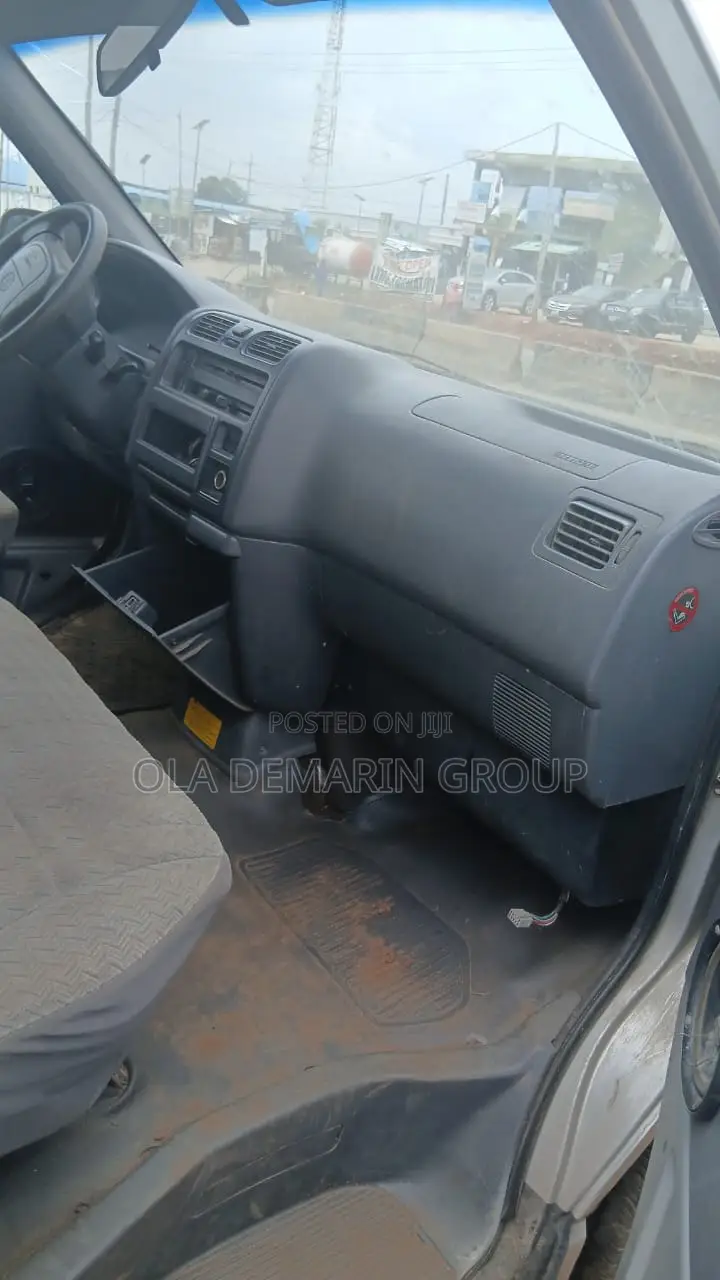 Toyota HiAce 1997 Silver