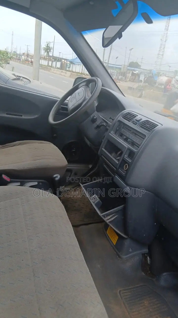 Toyota HiAce 1997 Silver