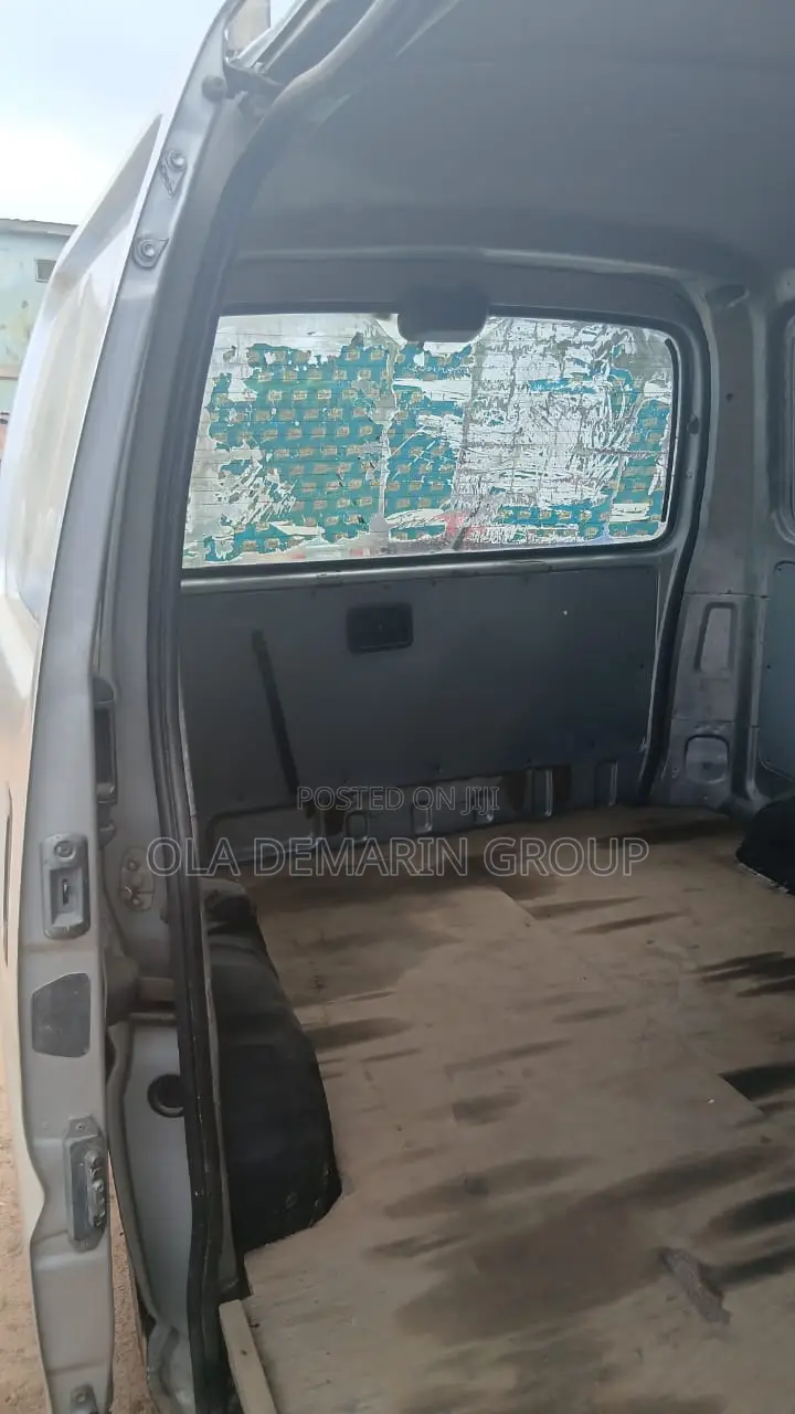 Toyota HiAce 1997 Silver