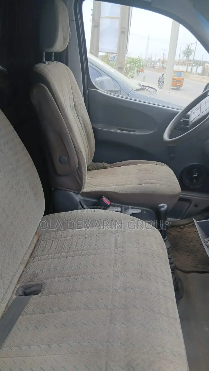 Toyota HiAce 1997 Silver