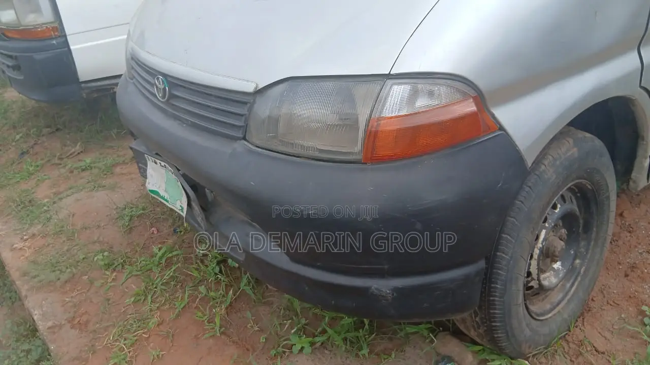 Toyota HiAce 1997 Silver