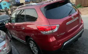 Nissan Pathfinder 2013 Red