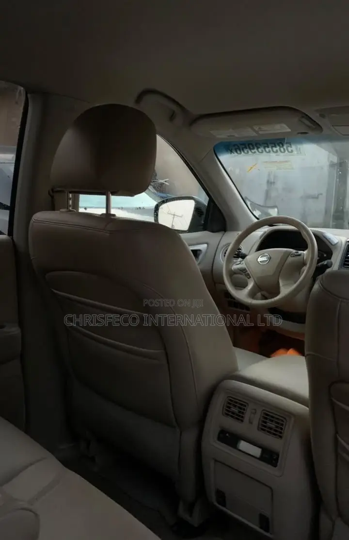 Nissan Pathfinder 2013 Red