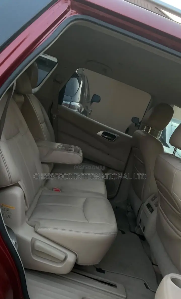 Nissan Pathfinder 2013 Red