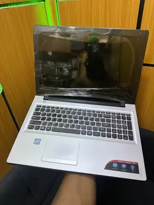 Laptop Lenovo IdeaPad 300 8GB Intel Core i5 SSD 128GB
