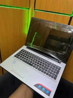 Laptop Lenovo IdeaPad 300 8GB Intel Core i5 SSD 128GB