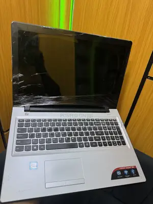 Laptop Lenovo IdeaPad 300 8GB Intel Core i5 SSD 128GB