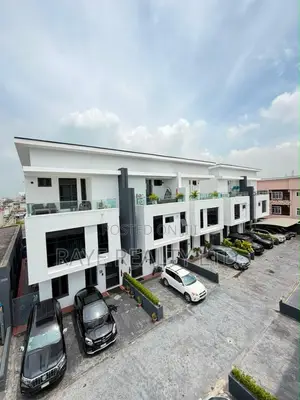 5bdrm Duplex in Lekki for sale