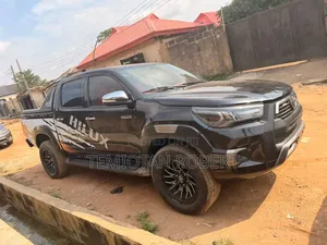 Toyota Hilux SR 4x4 2015 Black