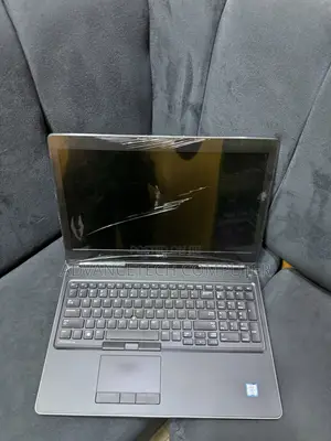 Laptop Dell Precision 7520 16GB Intel Core i7 SSD 256GB