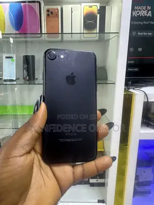 Apple iPhone 7 32 GB Black