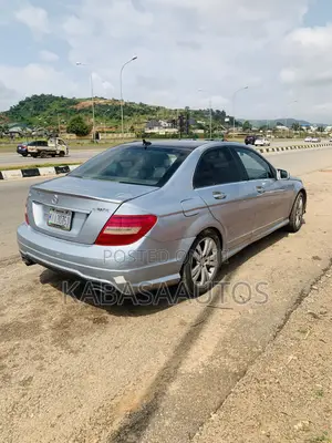 Mercedes-Benz C300 2013 Blue