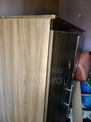 Wardrobe 6 Feet