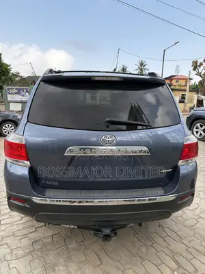 Toyota Highlander Limited 2012 Blue