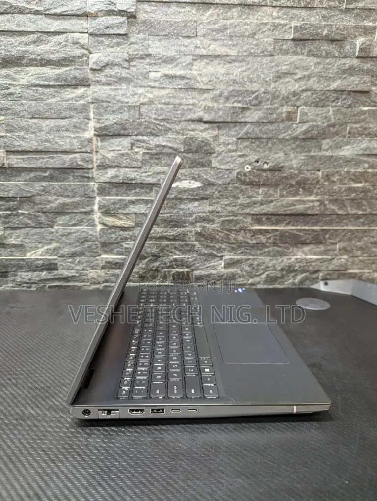 Laptop Dell Precision 7670 32GB Intel Core i9 SSD 1T