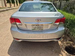 Toyota Avensis 2013 Silver