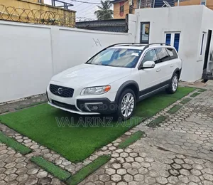 Volvo XC70 2016 White