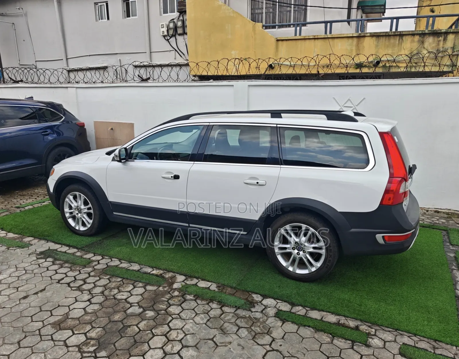 Volvo XC70 2016 White