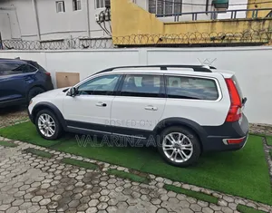 Volvo XC70 2016 White