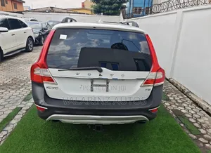 Volvo XC70 2016 White