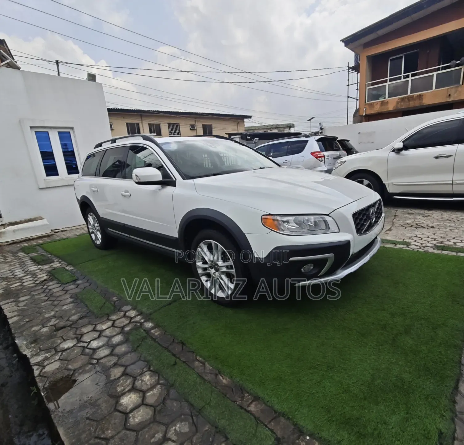 Volvo XC70 2016 White