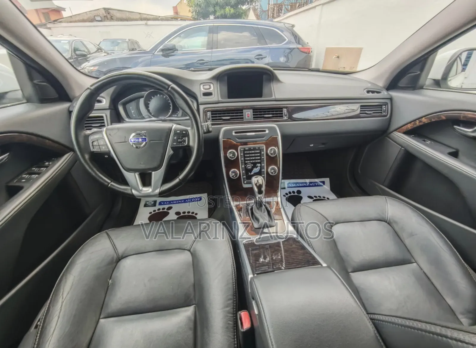 Volvo XC70 2016 White