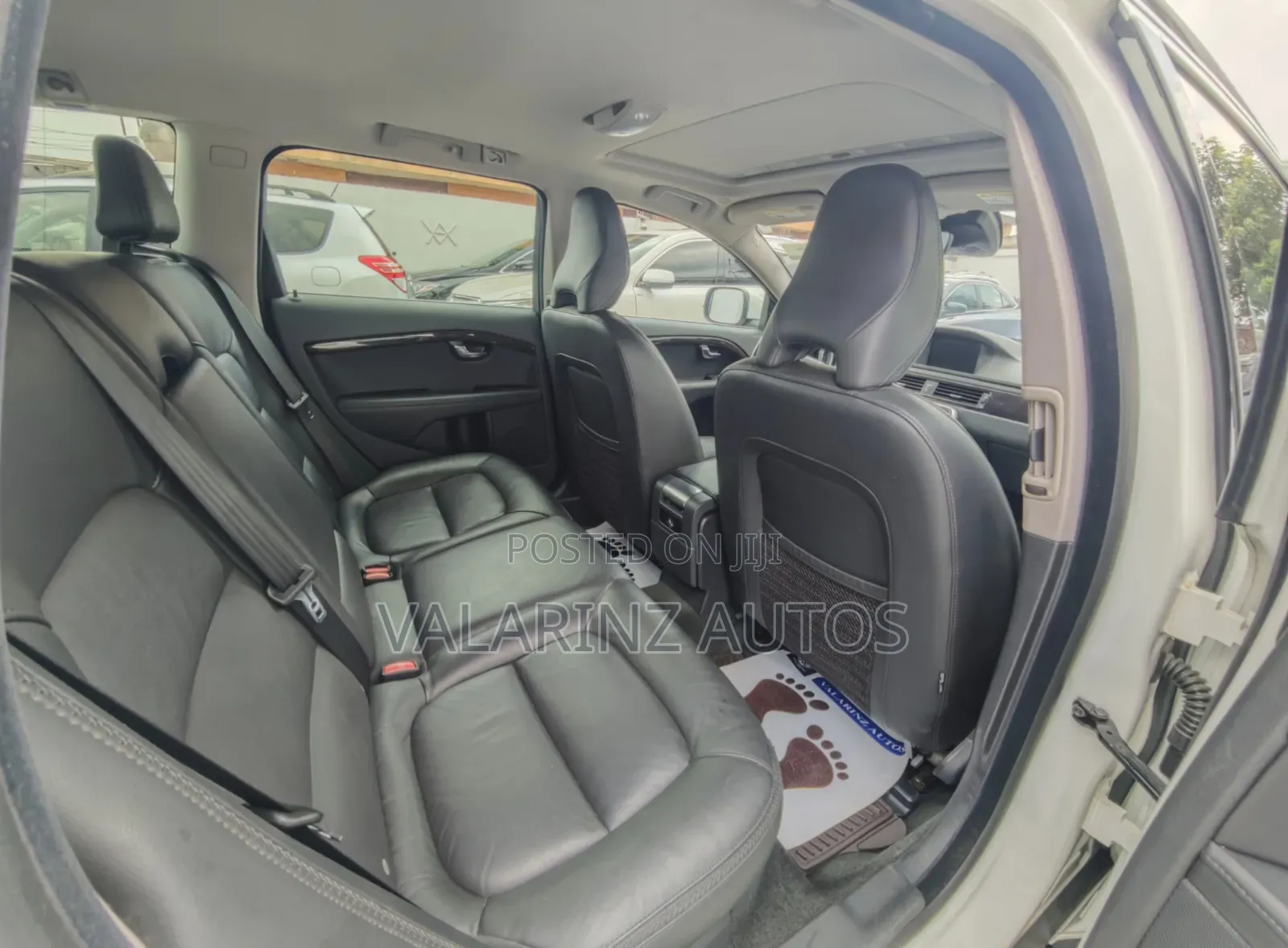 Volvo XC70 2016 White