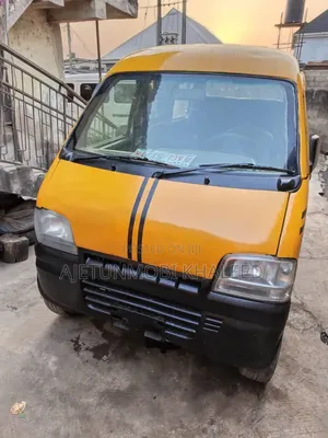 Suzuki APV Minibus 2010 Yellow