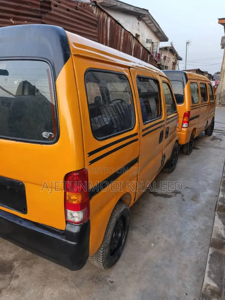 Suzuki APV Minibus 2010 Yellow