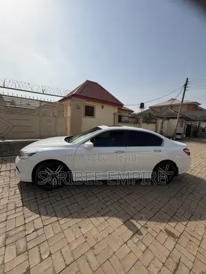 Honda Accord Touring 4dr Sedan FWD (3.5L 6cyl 6A) 2016 White
