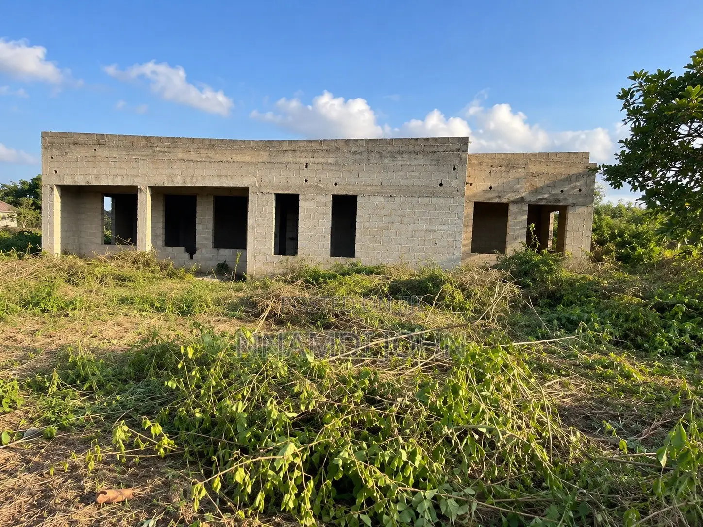 Urgent Distress Sale – 3 Bedroom Flat on 1 Plot