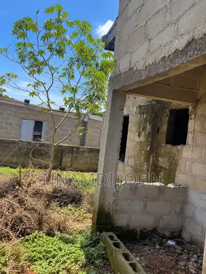 Urgent Distress Sale – 3 Bedroom Flat on 1 Plot